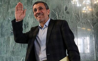 احمدی‌نژاد دیگر در آغاز سخنرانی اش، دعای فرج نمی خواند؛ بسم الله هم نمی گوید! / مبارک اصول‌گرایان باشد