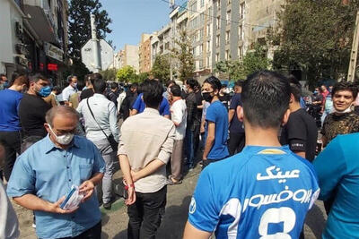 استقلالی ها سرمربی جدید را هم نمی‌خواهند/ شعار علیه کاریله - پارس فوتبال