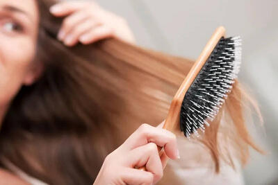 ترفندهای روزانه برای جلوگیری از گره خوردن و شکنندگی مو