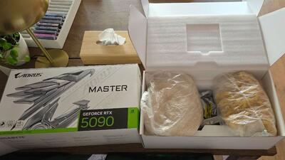 ماجرای عجیب بسته آمازون؛ کارت گرافیک RTX 5090 با ماکارونی و برنج