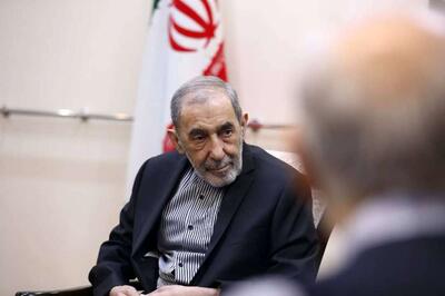 ولایتی: ایران در مرکز نظم نوین جهانی ایستاده است