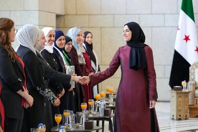 جولانی و همسرش میزبان جمعی از بانوان و دانشجویان | تصاویر