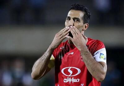 وحید امیری در پرسپولیس ماندنی شد؛ تمدید قرارداد کاپیتان باتجربه