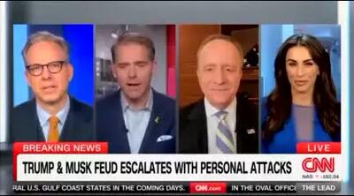 خبرنگار CNN سرش را در سطل زباله فرو کرد!