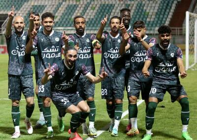 ستاره پرافتخار همچنان در ذوب آهن