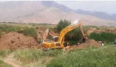 بیل‌های مکانیکی سنگین پس از ۲ سال تخلف در خرم‌آباد توقیف شدند