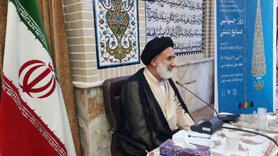 امام جمعه شهرکرد: آموزش فرش‌بافی و صنایع دستی به خانوارها مورد توجه قرار گیرد