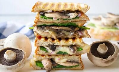 طرز تهیه ساندویچ اسفناج و قارچ