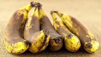 یک روش ساده و عالی برای جلوگیری از سیاه شدن موز