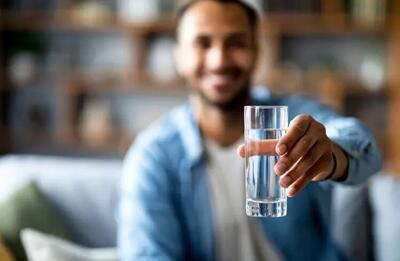 هر روز چقدر باید آب بنوشیم؟