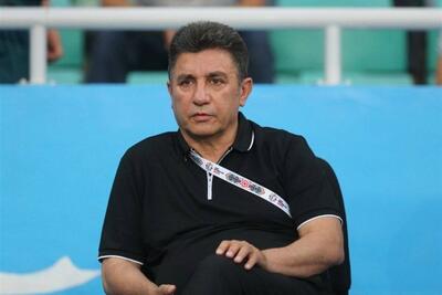 انتقاد مجری فوتبال برتر از قلعه‌نویی؛ بازیکن 30 ساله را جوان می‌داند!