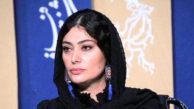پیراهن آبیِ ایرانی سودابه بیضایی را مثل عرب ها کرده !