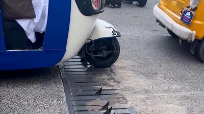 روش عجیب طالبان برای جلوگیری از رانندگی خلاف!