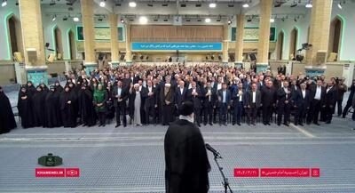 فیلم  لحظۀ ورود رهبر انقلاب در جمع نمایندگان مجلس | جهان نیوز