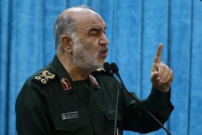 فرمانده کل سپاه: ما را تهدید نبرد نظامی می‌کنند؛ برای هر سناریویی آماده هستیم و دارای راهبرد نظامی هستیم / اگر دستهایمان باز شود پیروزی‌هایی خواهیم داشت که دشمن را پشیمان خواهیم کرد