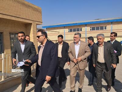 بازدید وزیر بهداشت از سیروان در دومین روز سفر پزشکیان به ایلام