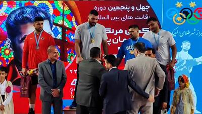 مراسم توزیع مدال جام تختی در پایان روز اول - پارس فوتبال