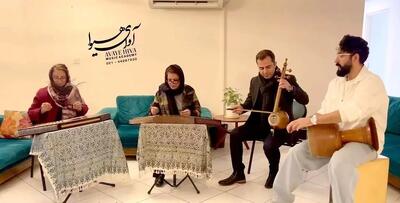 آواز اصیل؛ دوتا خانوم سن بالا که میخوره سی تایی نوه داشته باشن سنتور زدن فوق حرفه ای
