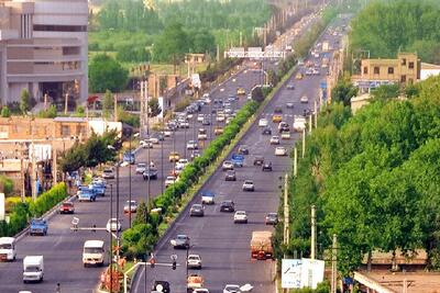 مهر: ۳ تا ۴ صدای مهیب در محمدشهر کرج شنیده شد / با وجود گمانه‌زنی‌هایی درباره احتمال انفجار هنوز اطلاعات موثقی در دست نیست / تردد در منطقه به‌صورت عادی گزارش شده / مقامات محلی گفته‌اند موضوع در دست بررسی است