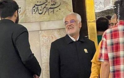 تصویری از خادمی شهید طهرانچی در حرم رضوی