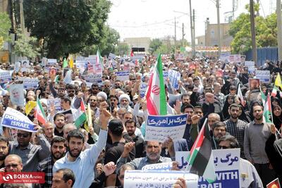 گزارش تصویری| راهپیمای مردم کرمانشاه پس از شهادت سرداران سپاه