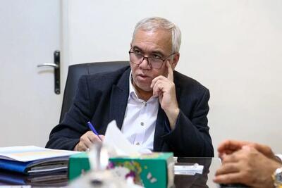 عقب افتادن یارگیری در استقلال؛ فتح الله زاده: چرا مدیران باشگاه مربی برزیلی را گردن نمی گیرد؟