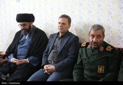 حضور مسئولان عالی‌رتبه زنجان در منزل شهیدان نجفی و رسولی- عکس صفحه استان تسنیم | Tasnim
