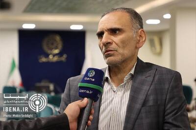 اقدامات همزمان دولت و بانک مرکزی به آرامش بازار‌ها کمک کرده است/ لزوم تداوم سیاست کنترل مقداری ترزانامه بانک‌ها