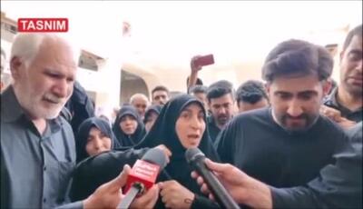 همسر شهید محمدرضا امیرخانی در آیین تشییع همسرش محمدرضا امیرخانی