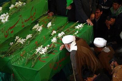 پیکر شهید «سردار حاج‌محمد کاظمی» همراه با پیکر ۹ شهید دیگر برای تشییع به مشهد می‌آیند