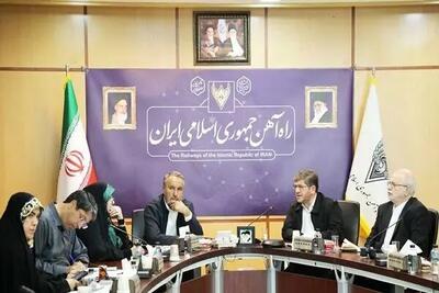 انتقال بار حمل‌و‌نقل از جاده به روی ریل باعث صرفه‌جویی در مصرف سوخت می‌شود