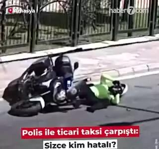 لحظه تصادف  افسر پلیس با یک تاکسی