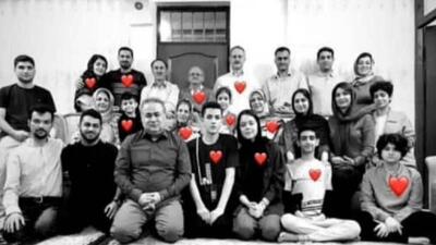 عکس جگرسوز از ۱۲ عضو یک فامیل که در حمله اسرائیل به شهادت رسیدند