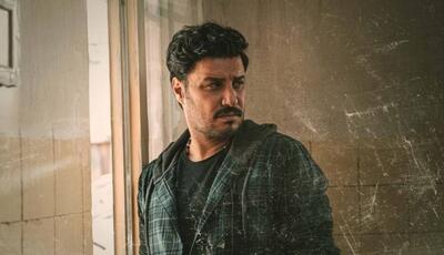 زیر منت کسی یا چیزی نمون ...