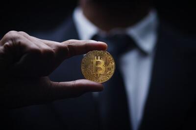 انباشت بی‌سابقه بیت‌کوین توسط هولدرهای بلندمدت؛ ۸۰۰ هزار بیت‌کوین در ماه!