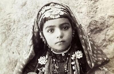 تصاویر؛ سفر به عصر قاجار؛ از زن خَرسوار تا مرد آتش‌خوار