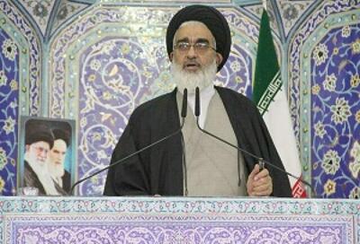 امام جمعه قم: نقش رهبر معظم انقلاب در هدایت کشور از دل بحران‌ها بی‌بدیل است/ امام جمعه اهواز: ملت ایران هرگز از مواضع خود عقب نشینی نخواهد کرد