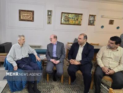 تجلیل مسئولان لنگرود از پدر علم فیزیولوژی گیاهی ایران