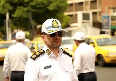 مسیرهای عمود بر خیابان انقلاب و آزادی تا شعاع ۶۰ متر بسته شده است