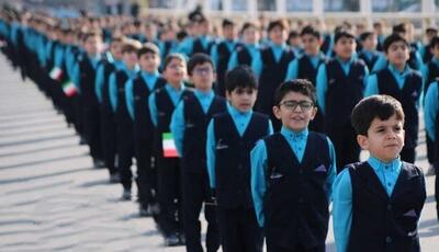 اجبار دانش‌آموزان برای تهیه لباس فرم جدید ممنوع است