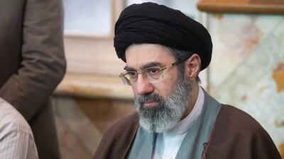 فیلم/ حضور حجت‌الاسلام مجتبی خامنه‌ای در مراسم تشییع شهدای اقتدار ایران