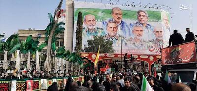 عکس/ علامت حسینی در مراسم تشییع سرداران ایران