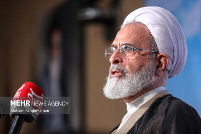 حضور مردم در صحنه و رشادت نیروهای مسلح سبب ناکامی دشمنان شد