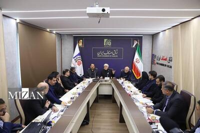 عارف: برنامه اقتصادی دوران جنگ را از ماه‌های ابتدایی دولت تهیه کرده بودیم/اصناف در جنگ ۱۲ روزه کارنامه درخشانی به نمایش گذاشتند