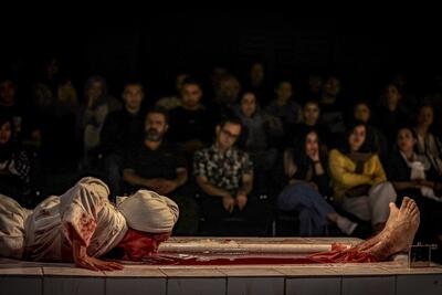 آغاز دوباره تئاتر بعد 12 روز وقفه با نمایشی از صابر ابر