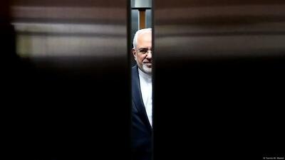 استایل متفاوت محمدجواد ظریف در مراسم تشییع‌پیکر شهدای جنگ ۱۲روزه اسرائیل علیه ایران + عکس