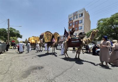 نوای کاروان نینوا در خیابان‌های بیرجند طنین‌انداز شد - تسنیم