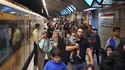 شعار مرگ بر آمریکا و مرگ بر اسرائیل در مترو + فیلم