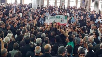 تشییع باشکوه پیکر مطهر شهید مدافع وطن دکتر شیروانی در بروجن