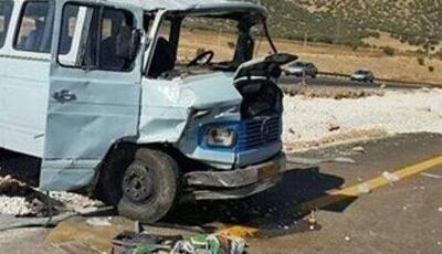واژگونی مینی‌بوس با ۱۱ مصدوم در محور همدان به تهران